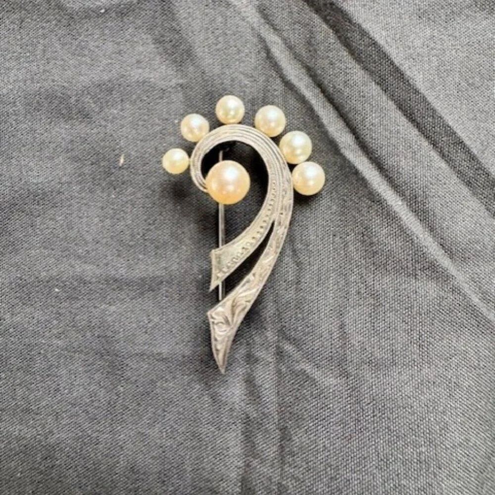 Vintage Elegant Silver 7 Pearl Stick Pin Brooch 1.5"